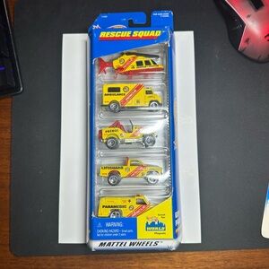 Mattel Hot Wheels Rescue Squad Toy Set - Yellow 1997
